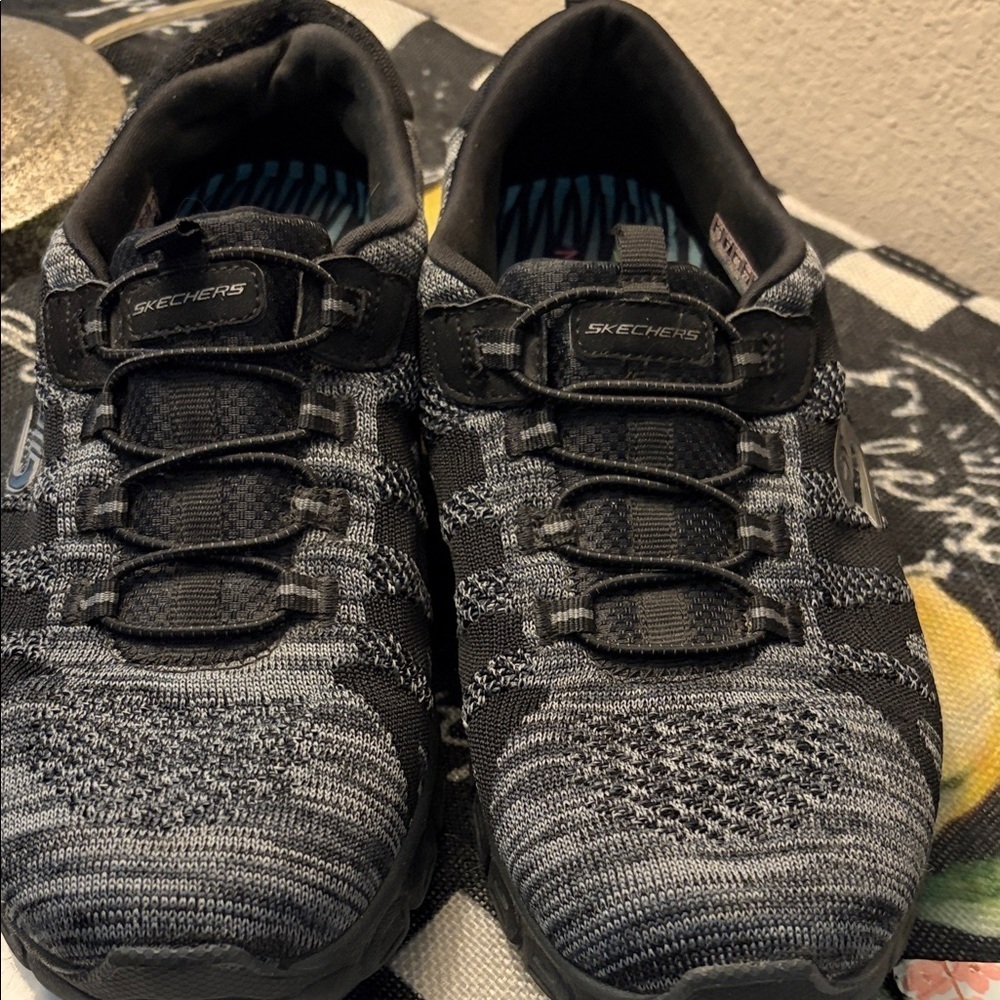 Skechers Memory Breathe easy infi-knit bungee slip on foam sneakers size 10